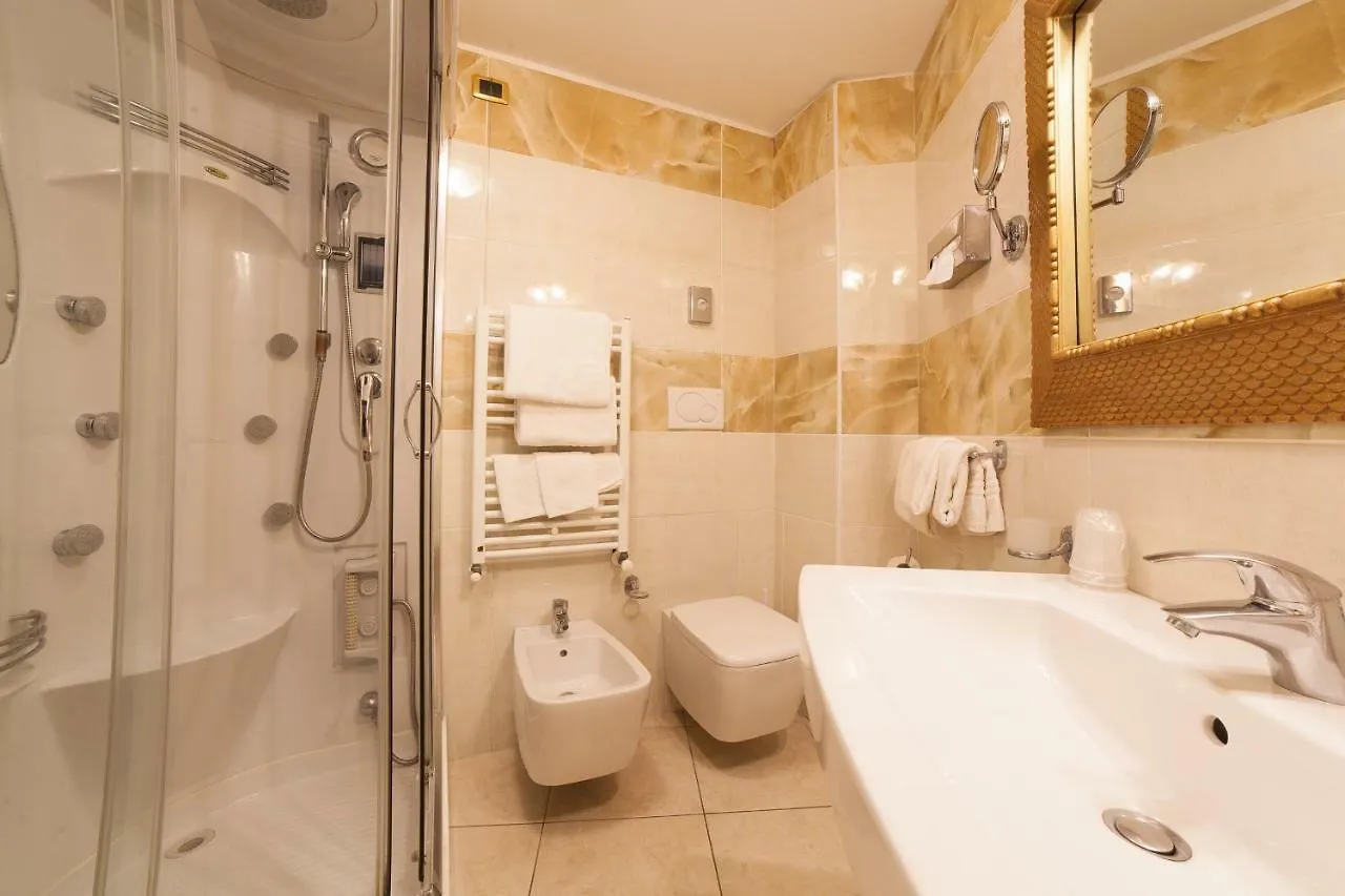 Hotel Diplomat Palace Rimini 4*,  Italy