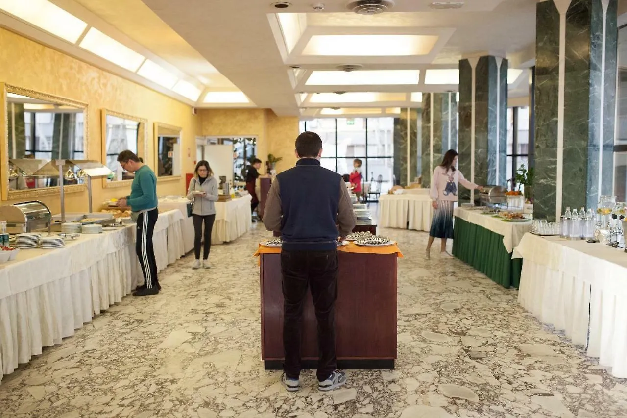 Hotel Diplomat Palace Rimini 4*,  Italy